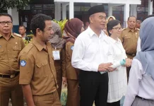 Mendikbud Ancam Pecat Guru yang Bantu Siswanya Jawab Soal UN Muhadjir Effendy