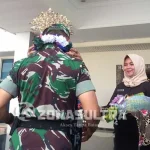 Tiba di Bandara Halu Oleo, Kasad Jenderal TNI Mulyono Disambut Tarian Mondotambe Tiba di Bandara Halu Oleo, Kasad Jenderal TNI Mulyono Disambut Tarian Mondotambe