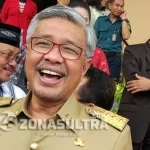 Sadar Diri Jadi Tersangka KPK, Nur Alam Berharap Diberi Keleluasaan Akhiri Masa Jabatan nur alam