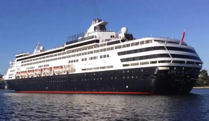 pasific_eden Cruise Perdana, Pacific Eden Merapat ke Benoa Bali, Ini Kata Menpar Arief Yahya