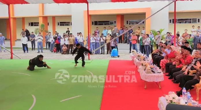 Pencak Silat Warnai Kedatangan Menteri Pendidikan di Kendari