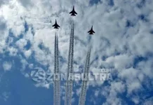 Aktraksi Pesawat Sukhoi Warnai HUT Sultra ke-53 Aktraksi Pesawat Sukhoi Warnai HUT Sultra ke-53