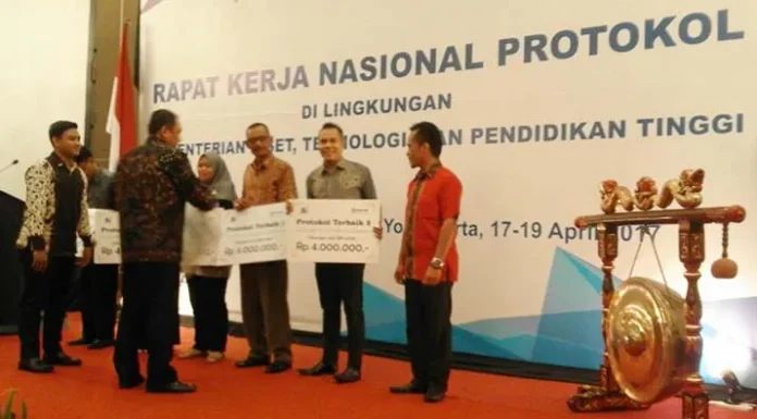 USN Kolaka Raih Juara Terbaik II Lomba Protokol Kampus Nasional