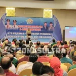 Nur Alam Minta BKD Kembalikan Kepala Sekolah ke “Habitatnya” Nur Alam Minta BKD Kembalikan Kepala Sekolah ke "Habitatnya"