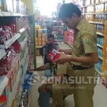Disperidag dan BPOM Sultra Lakukan Sidak Cegah Edaran Produk Kadaluarsa Disperidag dan BPOM Sultra Lakukan Sidak Cegah Edaran Produk Kadaluarsa