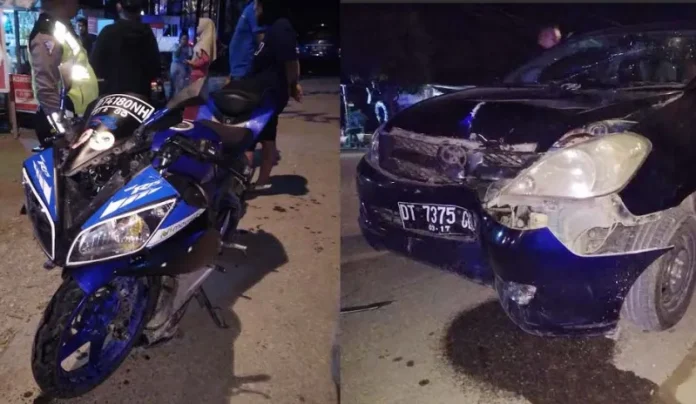 Gas-gas di Depan Polisi, Pengendara Motor Tabrak Kijang Innova