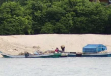 PT Wakatobi Dive Resort Eksploitasi Pasir Untuk Memperluas Wilayahnya PT Wakatobi Dive Resort Eksploitasi Pasir Untuk Memperluas Wilayahnya