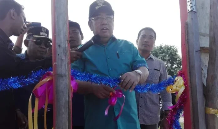 Asrun Resmikan Ekowisata Tracking Mangrove dan Dermaga Wisata Pantai di Purirano