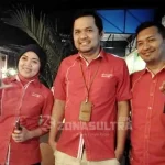 Telkomsel Jamin Layanan Jaringan Tetap Stabil Selama Ramadan Branch Manager Telkomsel Kendari Anthony P Sitorus (tengah)