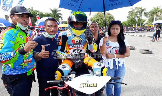 Pembalap_senior_Sultra_Tedy_Tuahatu Inilah Hasil Lengkap Kejurda Motoprix Seri II