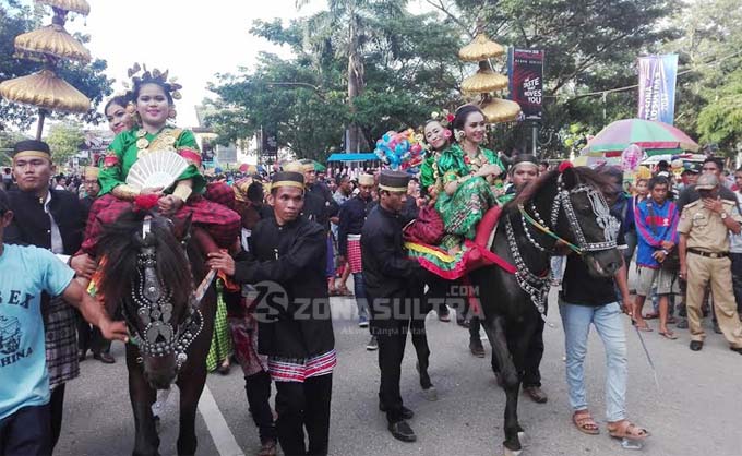 23 Paguyuban Ramaikan Pawai Budaya HUT Kota Kendari