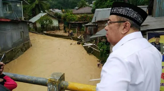 Pantau Lokasi Banjir, Wali Kota Kendari Segera Kerahkan Alat Berat