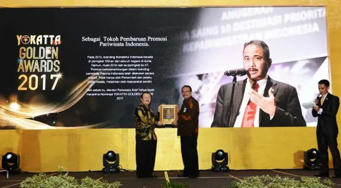 award_kemenpar Dua Award Diborong Menpar Arief Yahya dalam Semalam