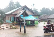 Hujan Dua Jam, Empat Rumah di Keisio Koltim Tergenang Hujan Dua Jam, Empat Rumah di Keisio Koltim Tergenang