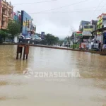 Akibat Banjir Warga Saranani Tutup Jalan, Pemkot Disebut Kurang Perhatian Akibat Banjir Warga Saranani Tutup Jalan, Pemkot Disebut Kurang Perhatian