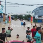 Belum Dapat Bantuan, Korban Banjir Kendari Minta Pemerintah Lebih Peduli Dua Lorong di Kelurahan Andounohu Terendam Banjir, Akses ke Lapulu Ditutup