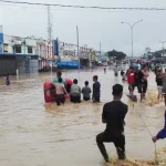 Rumah Terendam Banjir, Warga Andounohu Minta Wali Kota Bikin Saluran Air Representatif Dua Lorong di Kelurahan Andounohu Terendam Banjir, Akses ke Lapulu Ditutup