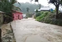 Puluhan Rumah di Kampung Salo Terendam Banjir Puluhan Rumah di Kampung Salo Terendam Banjir