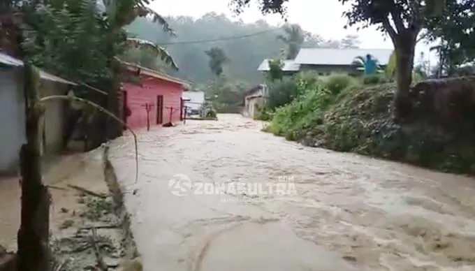 banjir_rasman Puluhan Rumah di Kampung Salo Terendam Banjir