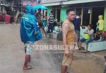 Banjir Surut, Warga Lorong Lasolo Bersihkan Rumah Banjir Surut, Warga Lorong Lasolo Bersihkan Rumah