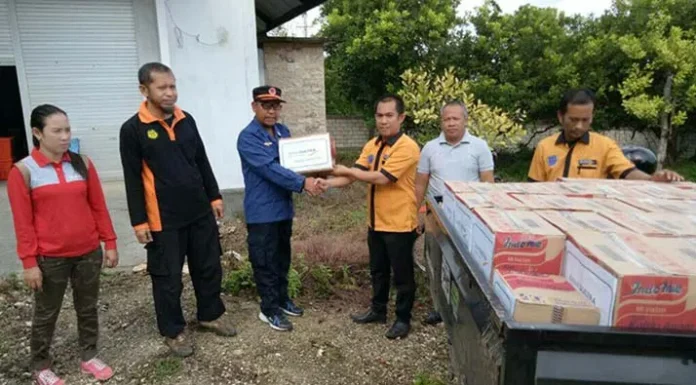 Bank Sultra Berikan Bantuan pada Korban Banjir di Butur