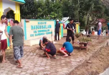 Jelang Ramadhan, Warga Wawombalata Lakukan Bersih-Bersih Masjid Jelang Ramadhan, Warga Wawombalata Lakukan Bersih-Bersih Mesjid