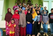 Jelang Ramadhan, Mahasiswa Abuki Bersih-bersih Masjid Jelang Ramadhan, Mahasiswa Abuki Bersih-bersih Masjid