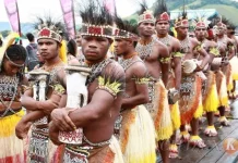 Ingin Melihat Atraksi Suku-Suku Papua? Datang ke Festival Danau Sentani 2017 danau_sentani1