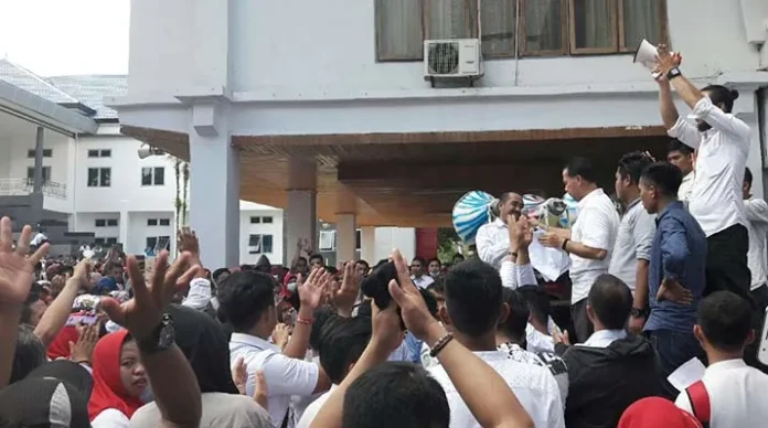 demo_perawat2 Dewan Siap Kawal Tuntutan Ribuan Perawat di Sultra