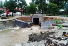 Dihantam Ombak, Satu Deker dan Drainase di Desa Tanjung Laimeo Konut Rusak Parah Dihantam Ombak, Satu Deker dan Drainase di Desa Tanjung Laimeo Konut Rusak Parah
