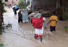 Antisipasi Air Makin Tinggi, Warga di Sekitar Kali Wanggu Mulai Evakuasi Barangnya Antisipasi Air Makin Tinggi, Warga di Sekitar Kali Wanggu Mulai Evakuasi Barangnya