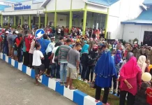 Fildan Tiba di Baubau, Warga Padati Bandara Betoambari Fildan Tiba di Baubau, Warga Padati Bandara Betoambari