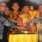 Pesta Kembang Api Meriahkan Malam Puncak HUT Konsel Pesta Kembang Api Meriahkan Malam Puncak HUT Konsel