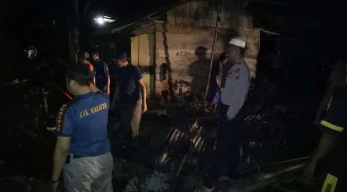 Gegara Arus Pendek Rumah Jaga Dinsos Wakatobi Terbakar