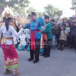 Ribuan Warga Meriahkan Pawai Budaya HUT Kota Kendari Ribuan Warga Meriahkan Pawai Budaya HUT Kota Kendari