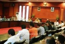 Ridwan Bae Inisiasi Pertemuan Komisi V DPR RI dan Gubernur Ridwan Bae Inisiasi Pertemuan Komisi V DPR RI dan Gubernur