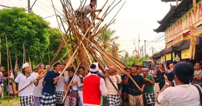 makotek Sambut PKB 2017, Badung Siapkan Tarian Surfing dan Makotek