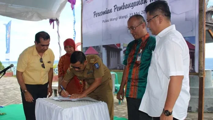 mandiri_wakatobi Dukung Pariwisata, Bank Mandiri Bangun 12 MCK di Wakatobi