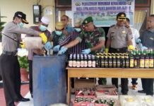 Polres Wakatobi Musnahkan Ribuan Liter Minuman Keras miras wakatobi