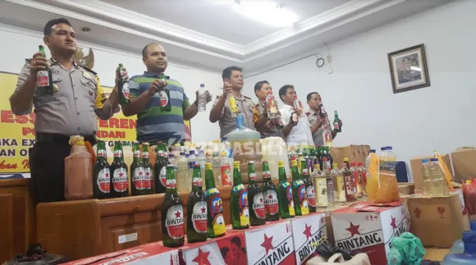 Jelang Ramadhan, Polres Kendari Sita 1234,6 Liter Miras Tradisional dan 992 Botol Miras Pabrikan