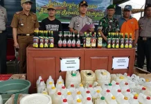 Polres Konawe Musnakan 400 Liter Miras Tradisional Polres Konawe Musnakan 400 Liter Miras Tradisional