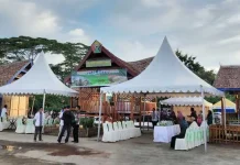 Bukber di Tugu MTQ Kendari, Nur Alam Kenang Masa Kepemimpinan Ali Mazi Bukber di Tugu MTQ Kendari, Nur Alam Kenang Masa Kepemimpinan Ali Mazi
