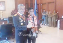 Pertemuan Perdana, Begini Obrolan Fildan dan Gubernur Nur Alam Pertemuan Perdana, Begini Obrolan Fildan dan Gubernur Nur Alam