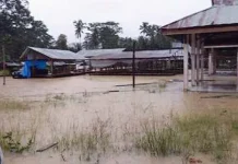 Digenangi Air Setinggi Lutut, Aktifitas Jual Beli di Pasar Lembo Konut Lumpuh Digenangi Air Setinggi Lutut, Aktifitas Jual Beli di Pasar Lembo Konut Lumpuh