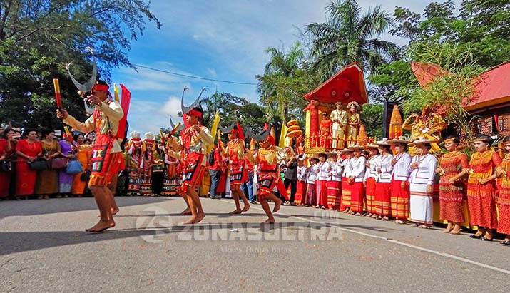 Foto Pawai Budaya Hut Kota Kendari Ke 186