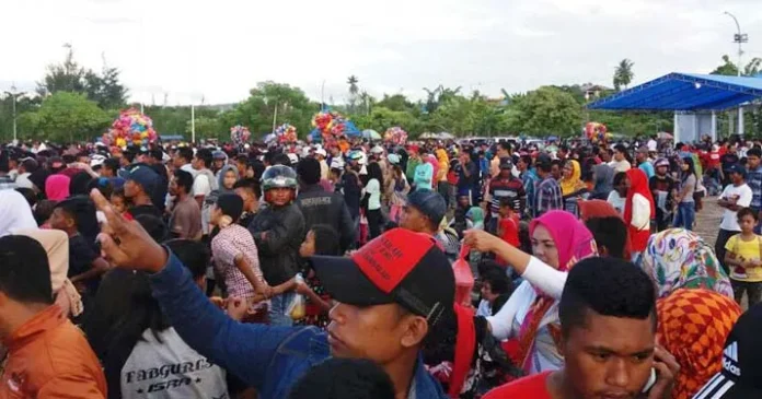 Puluhan Ribu Penonton Fildan Mulai Padati Lokasi Konser