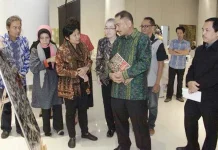 Menpar Dorong Pelibatan Perupa untuk Jurus Pentahelix Pariwisata Menpar Dorong Pelibatan Perupa untuk Jurus Pentahelix Pariwisata