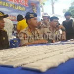 Pelaku Utama Perakit Bom Ikan di Sultra Berhasil Diamankan Pelaku Utama Perakit Bom Ikan di Sultra Berhasil Diamankan