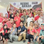 Reuni Akbar ke-70, Alumni SMPN 1 Kendari Gelar Donor Darah Reuni Akbar ke-70, Alumni SMPN 1 Kendari Gelar Donor Darah