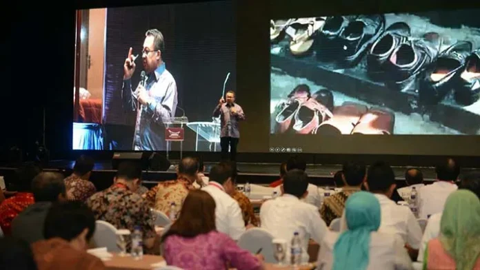 Rhenald Kasali Terjemahkan Digital Disruption di Rakornas II Pariwisata